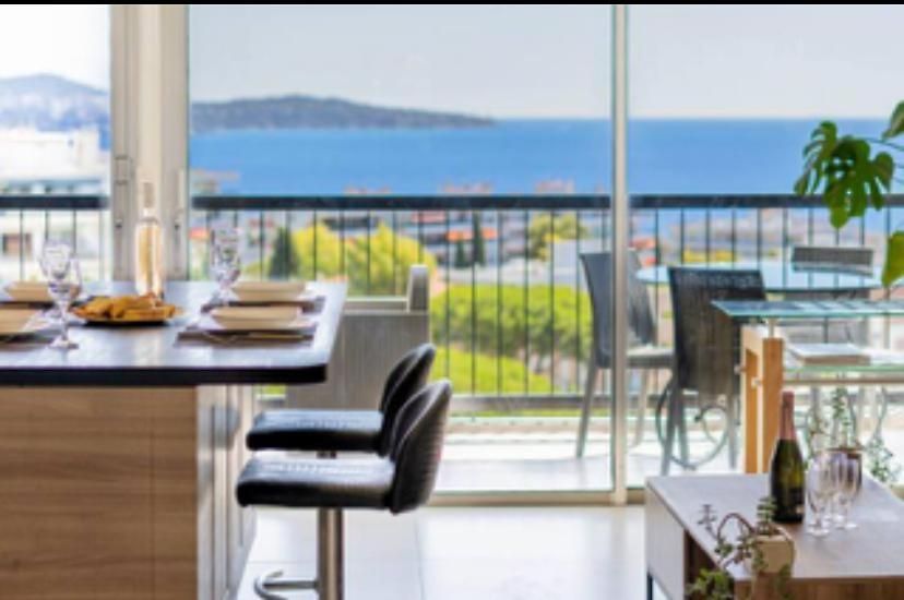 Magnificent 3 Rooms-sea View-terrace-pool Appartement *