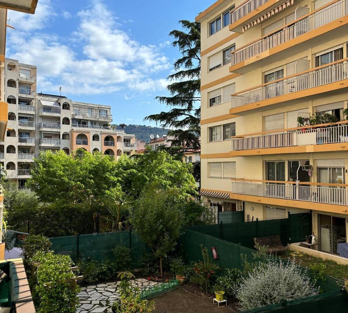 Appartement Superbe 2 Pièces Contemporain Au Cœur De Nice