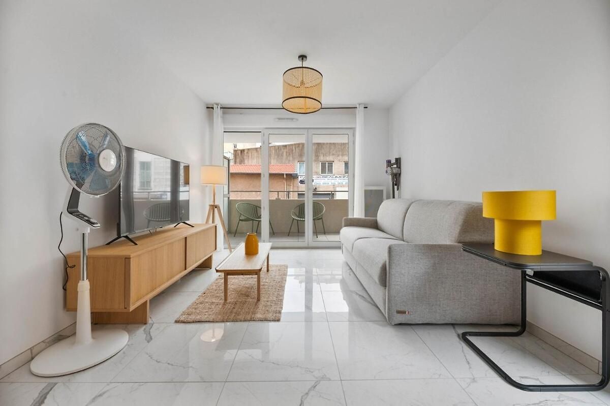 Apartment Avec Balcon-terrasse & Clim *