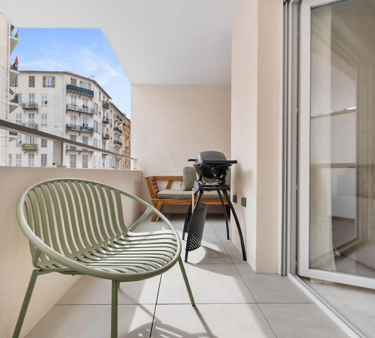 Apartment Avec Balcon-terrasse & Clim Nice