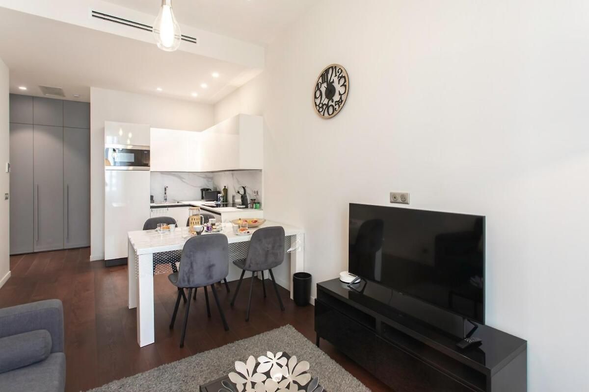 #60 Staywizus - Grimaldi 2bdr Near Beach,promenade Ac&wifi