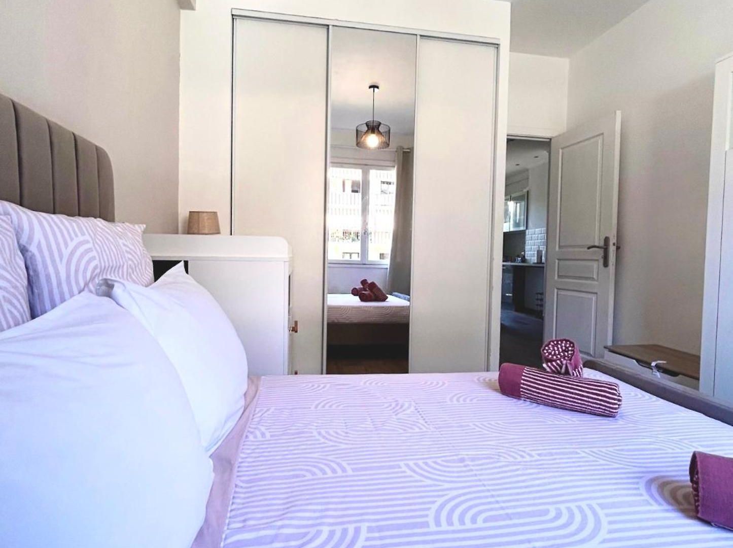 Near Port & - Private Parking - Full Apartment Nice