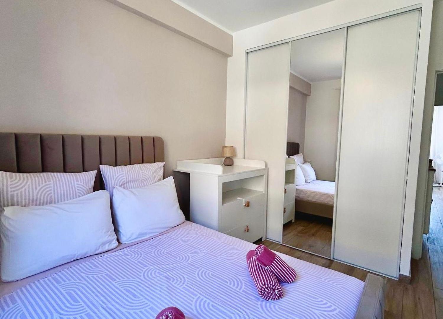 Near Port & - Private Parking - Full