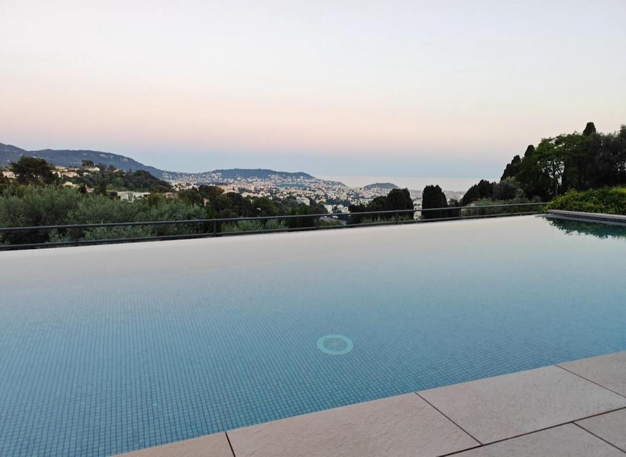Contemporary With Sea View, Infinity Swimming Pool, Gym , Cinema Room,lift Villa Nice