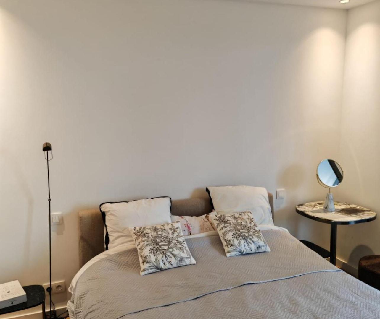 Contemporary With Sea View, Infinity Swimming Pool, Gym , Cinema Room,lift Villa Nice