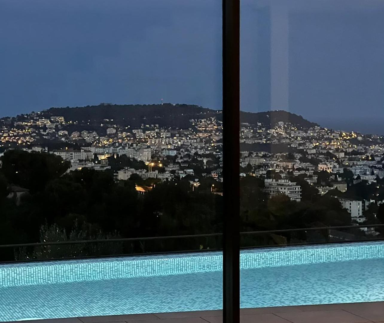 Contemporary With Sea View, Infinity Swimming Pool, Gym , Cinema Room,lift Nice