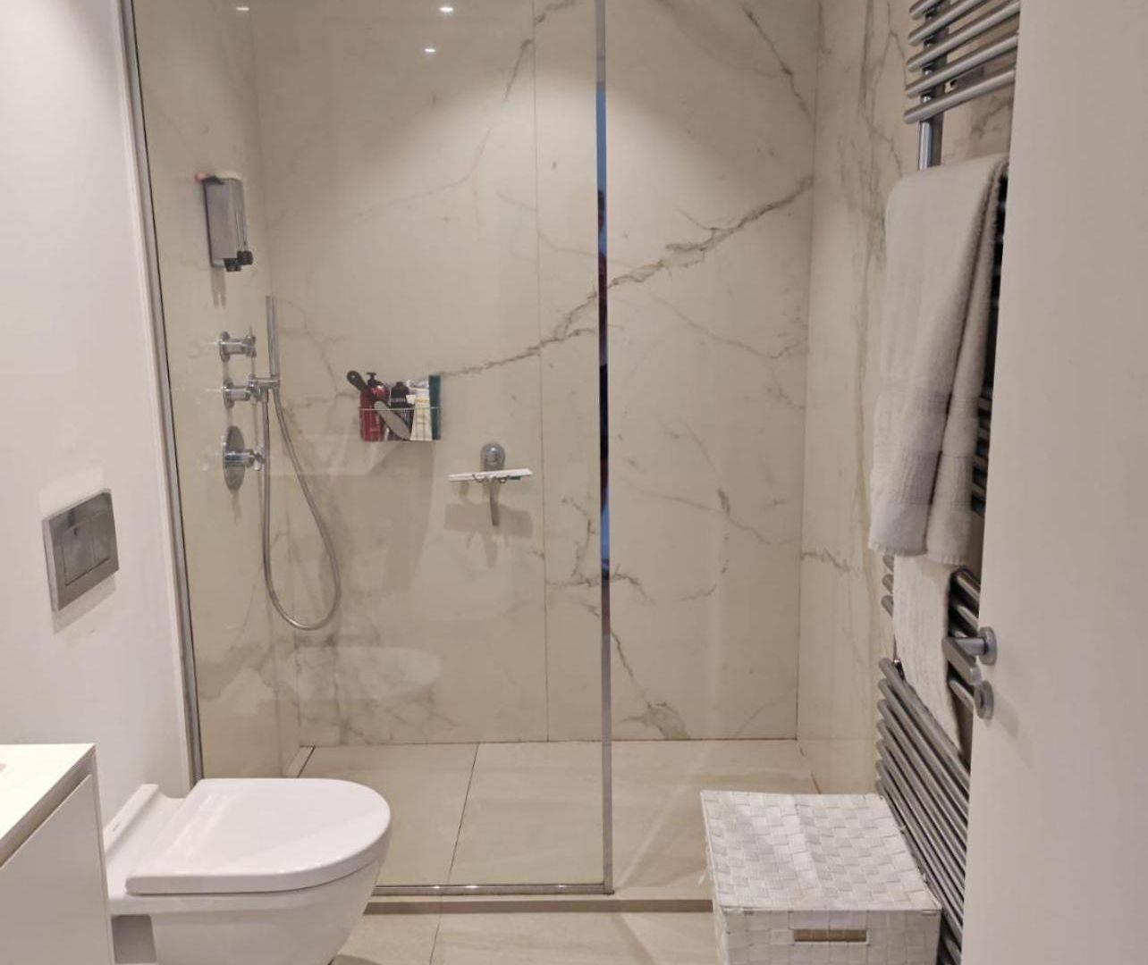 Villa Contemporary With Sea View, Infinity Swimming Pool, Gym , Cinema Room,lift Nice