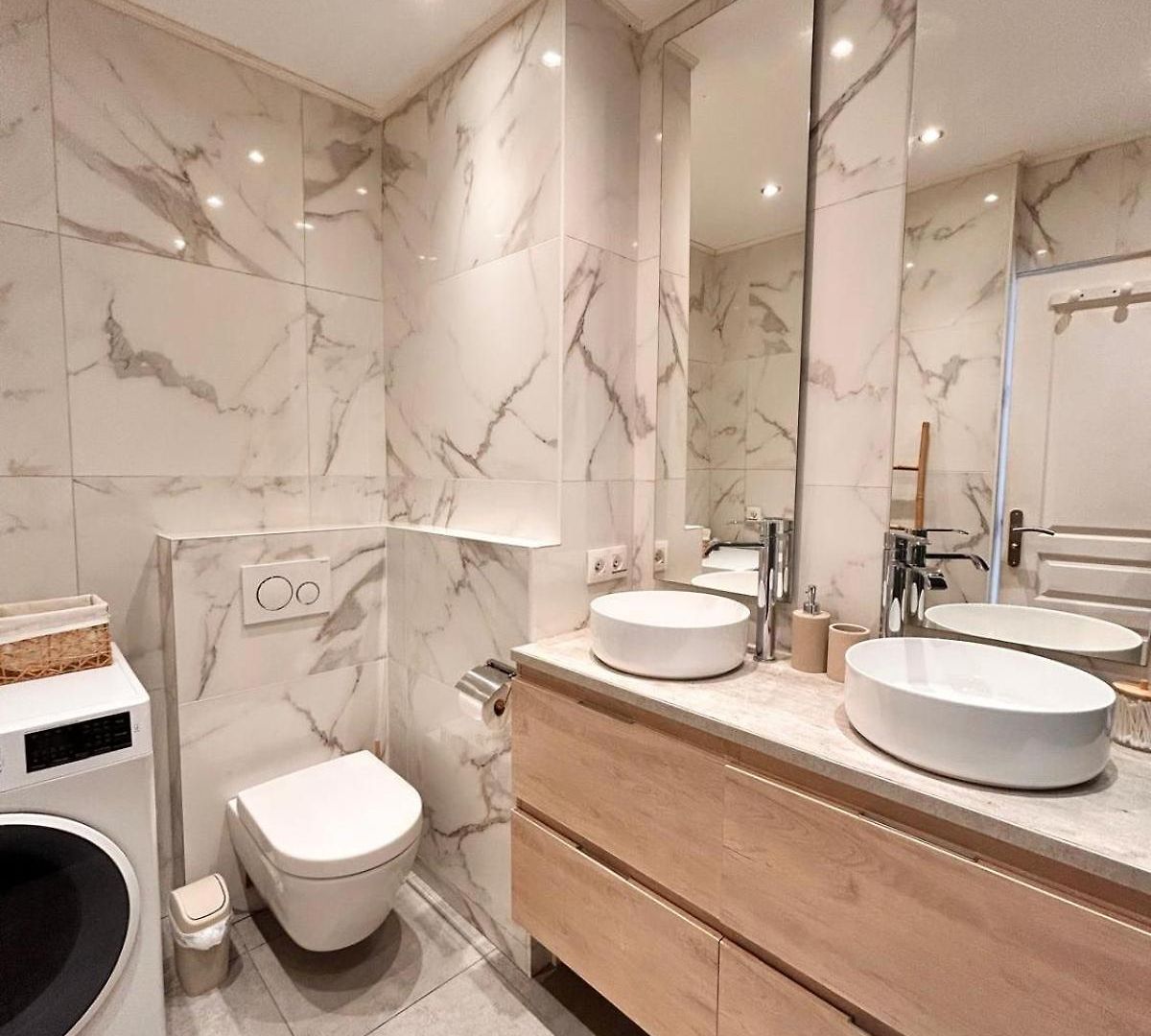Apartment Near Port & - Private Parking - Full *