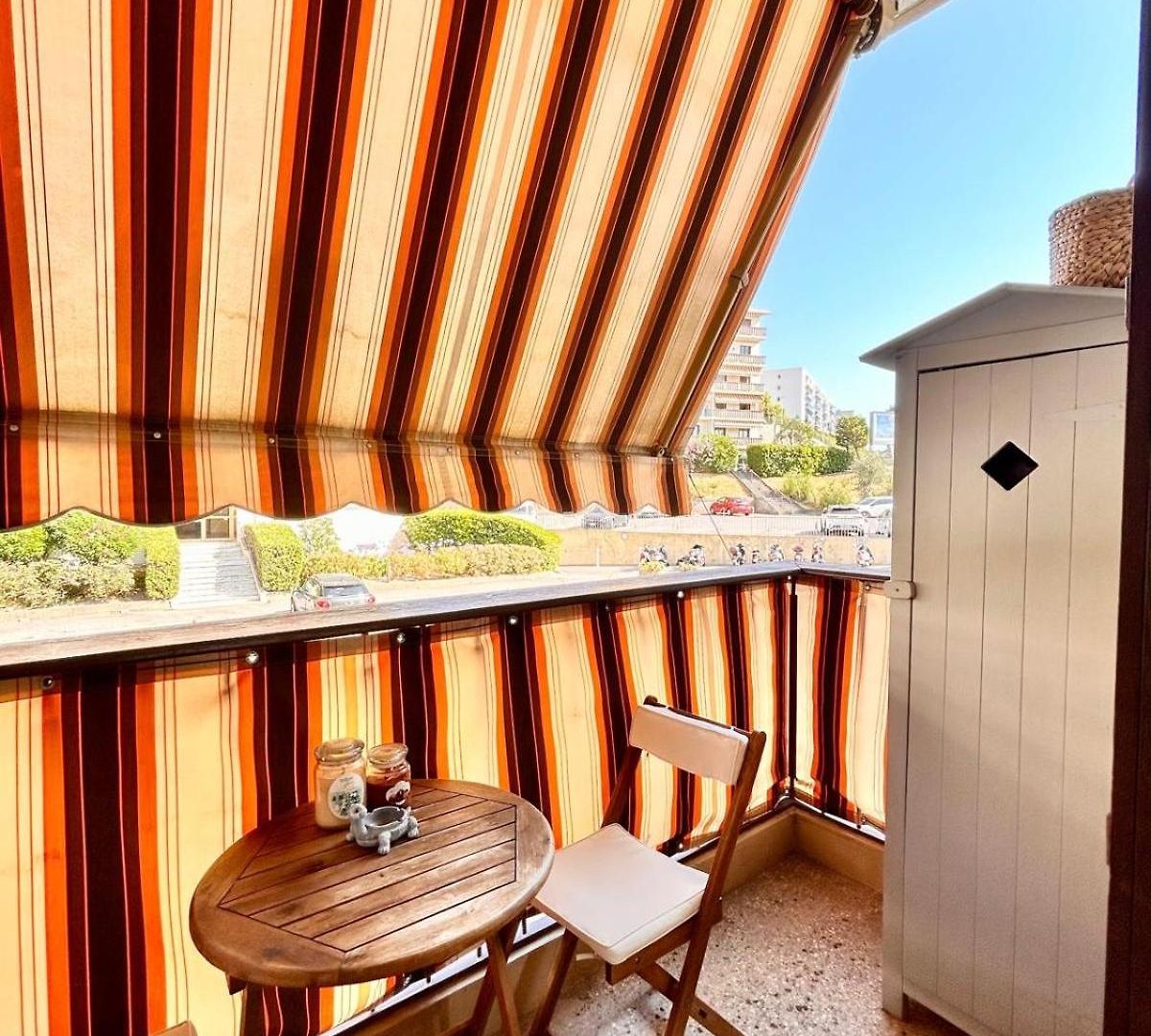 Near Port & - Private Parking - Full