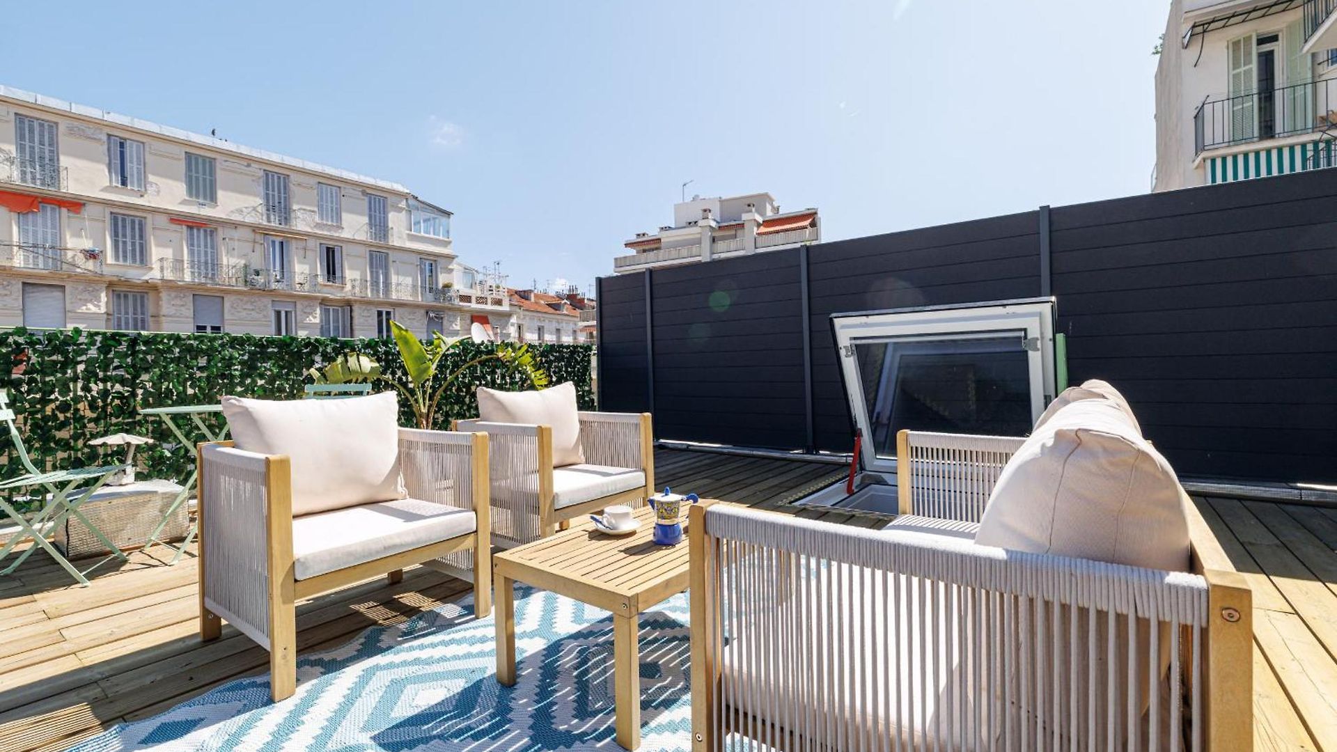Wide Open Sky Terrace 1 Bdr