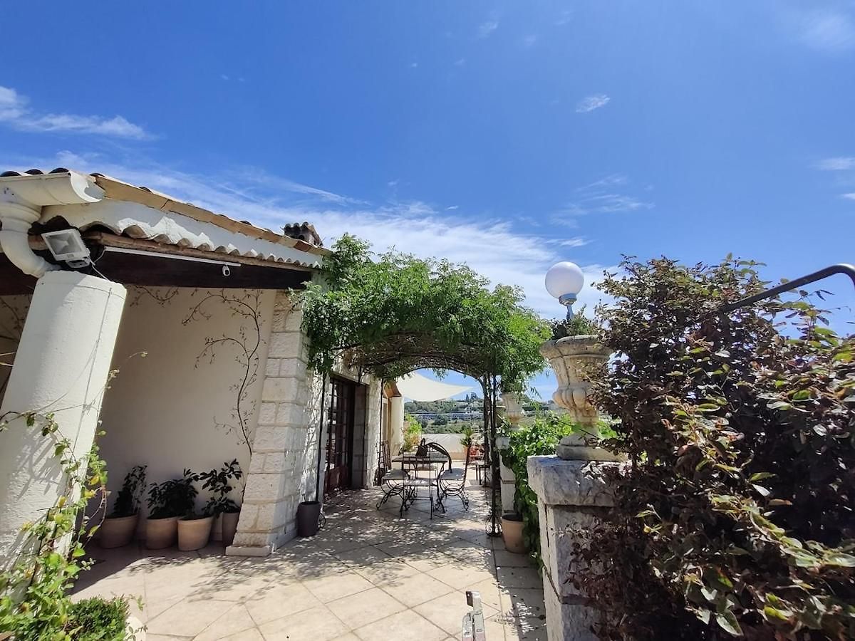Villa Magnifique Sur Les Collines De Nice, 6 Pièces, Clim, Barbecue, Sauna Et Hammam