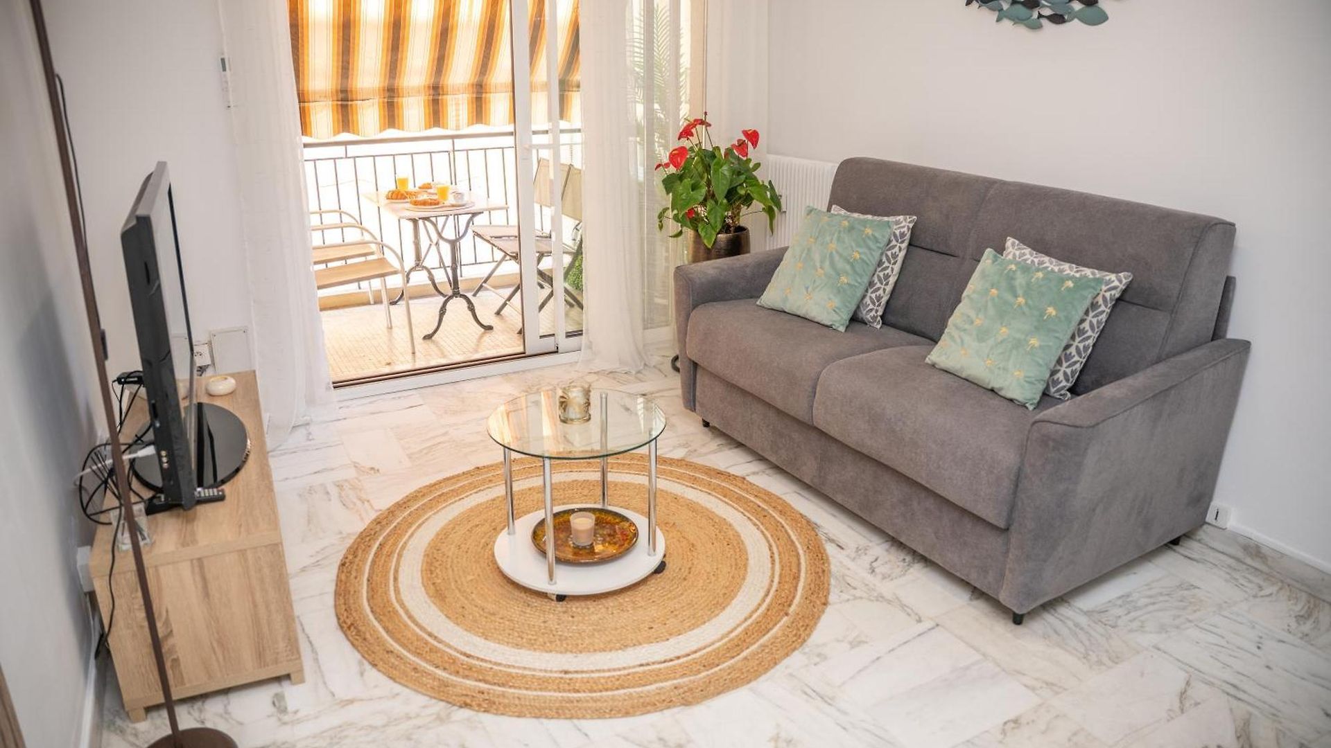 Superbe Port De Lumineux,clim , Parking Appartement *