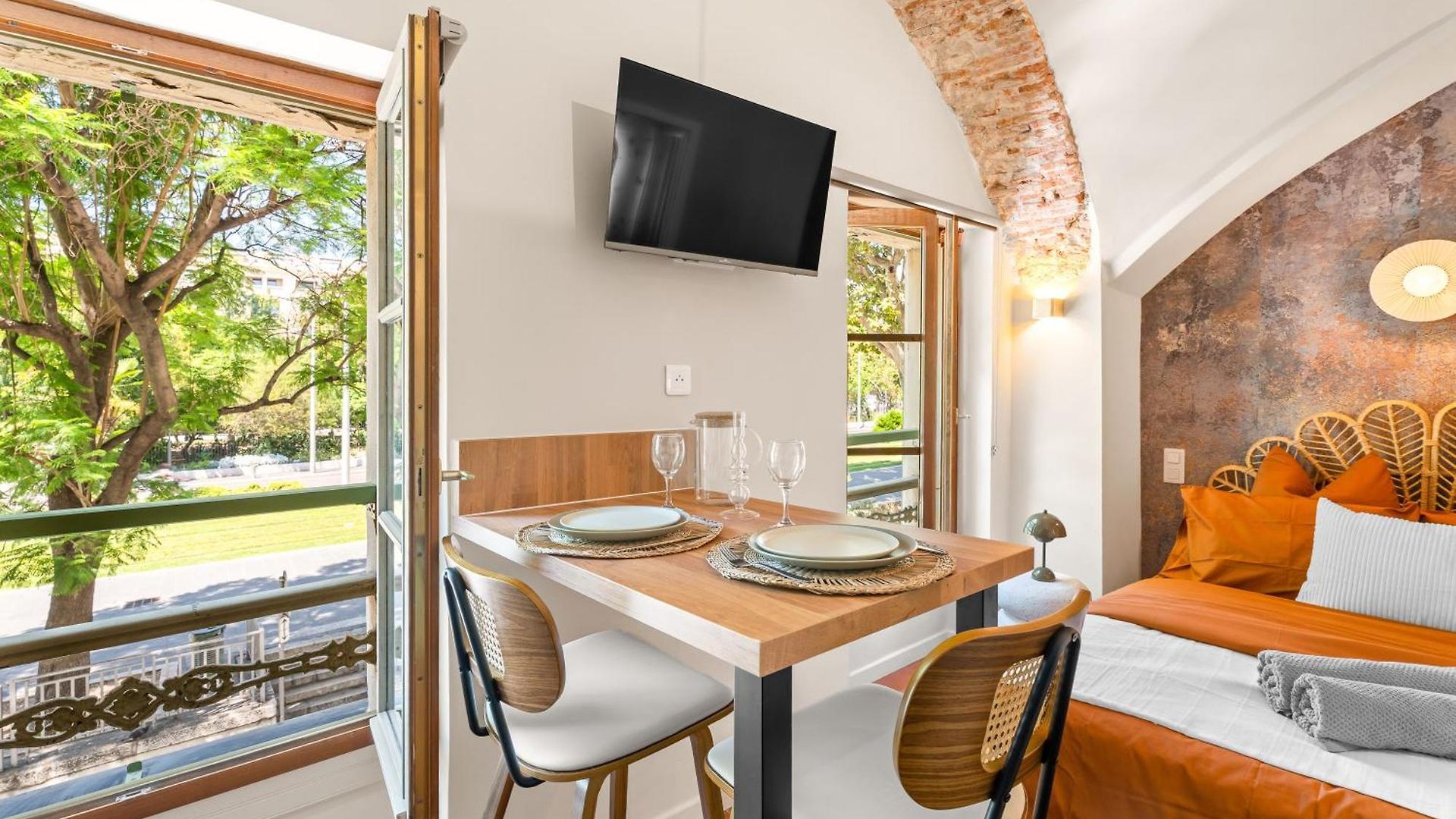 Renting - Crottib - Rare Pearl Typical Chic Massena & Sea