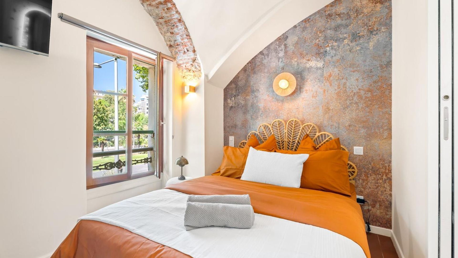 Renting - Crottib - Rare Pearl Typical Chic Massena & Sea Appartement Nice