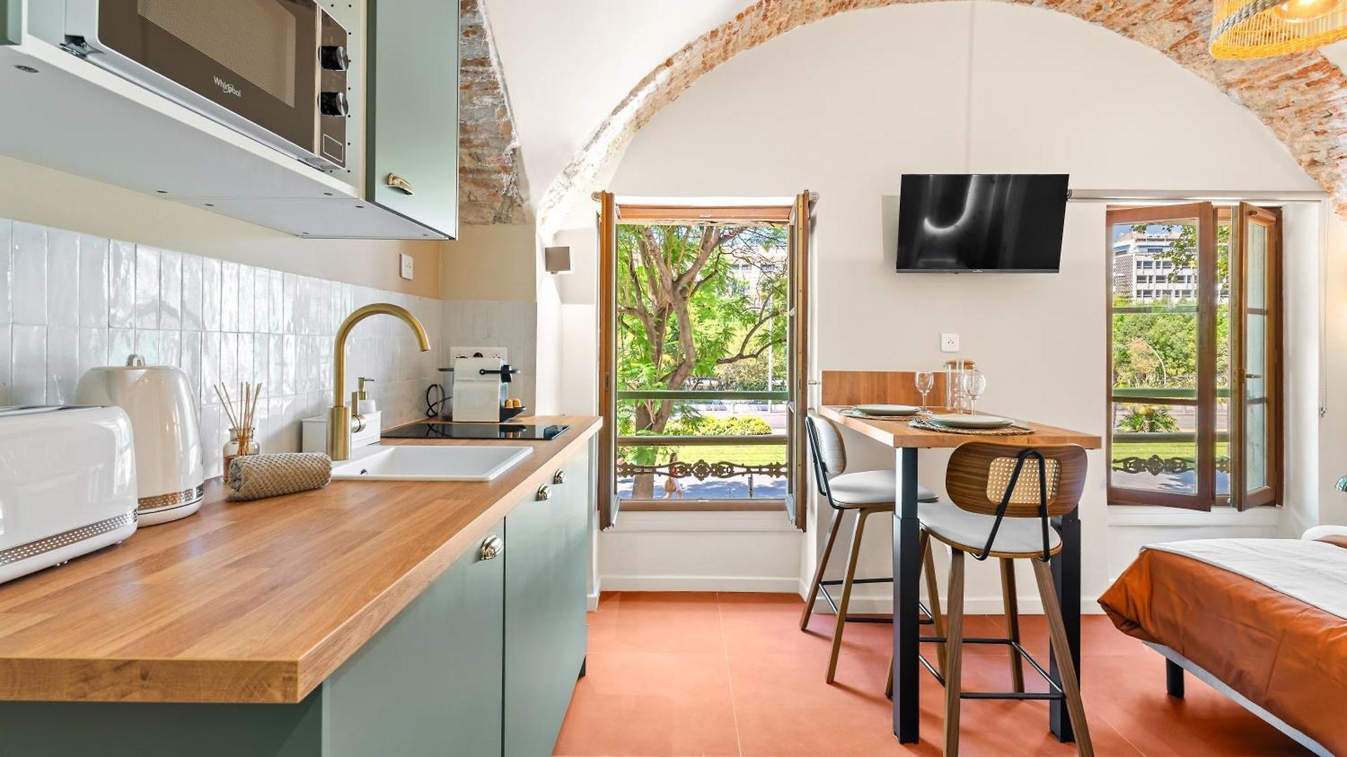 Appartement Renting - Crottib - Rare Pearl Typical Chic Massena & Sea