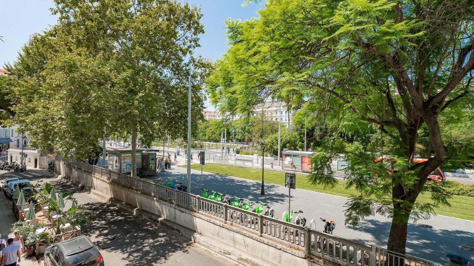 Renting - Crottib - Rare Pearl Typical Chic Massena & Sea Appartement