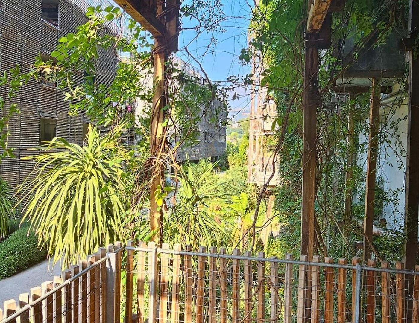 Cosy Dans Un Ecrin De Verdure -nice * Nice