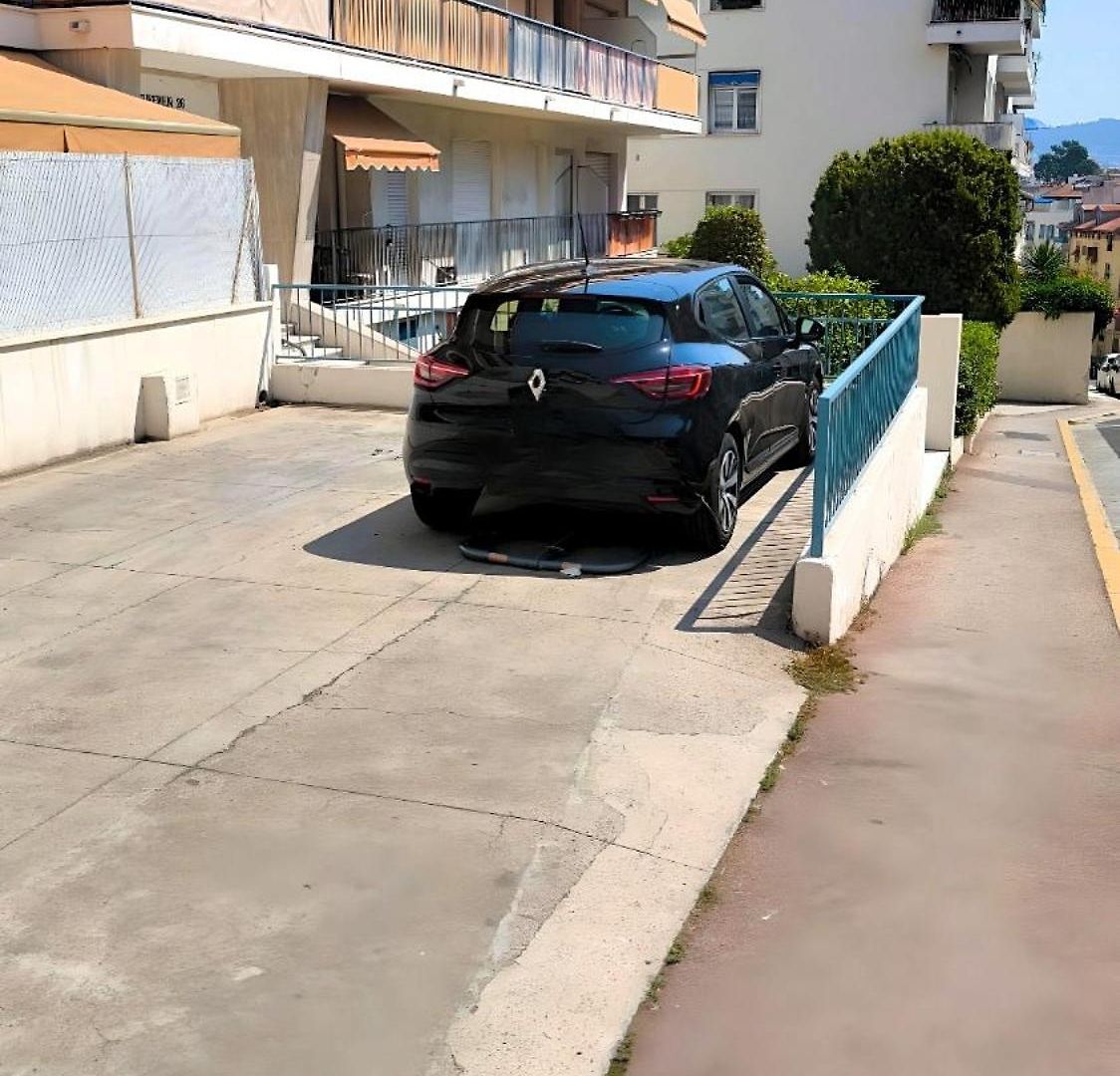 Apartment Loft Magnan - Parking - Ideal Couples -beach -tram & Supermarkets - New & Confort-ac Nice