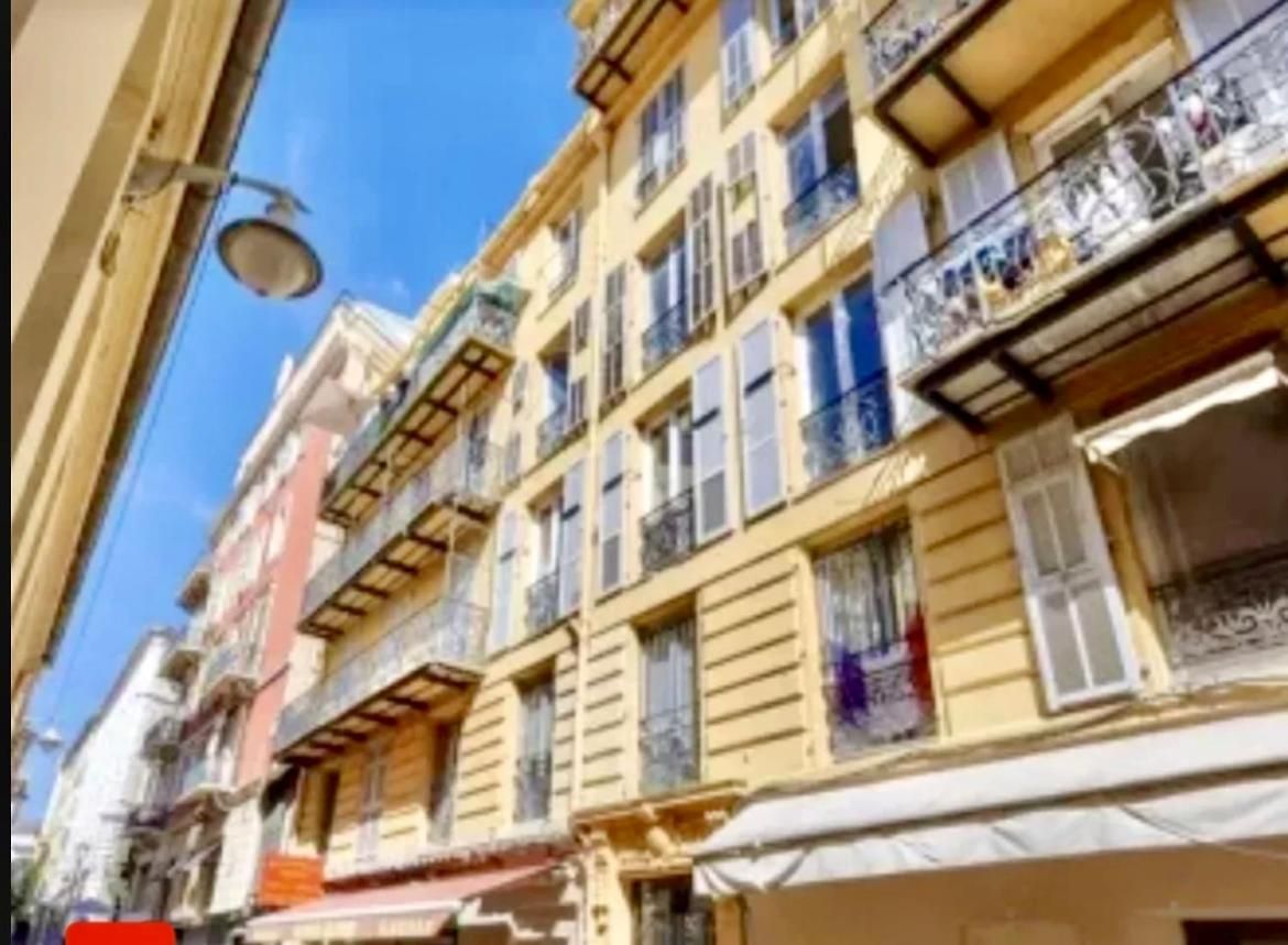 Masséna Street, 2 Balcony Nice