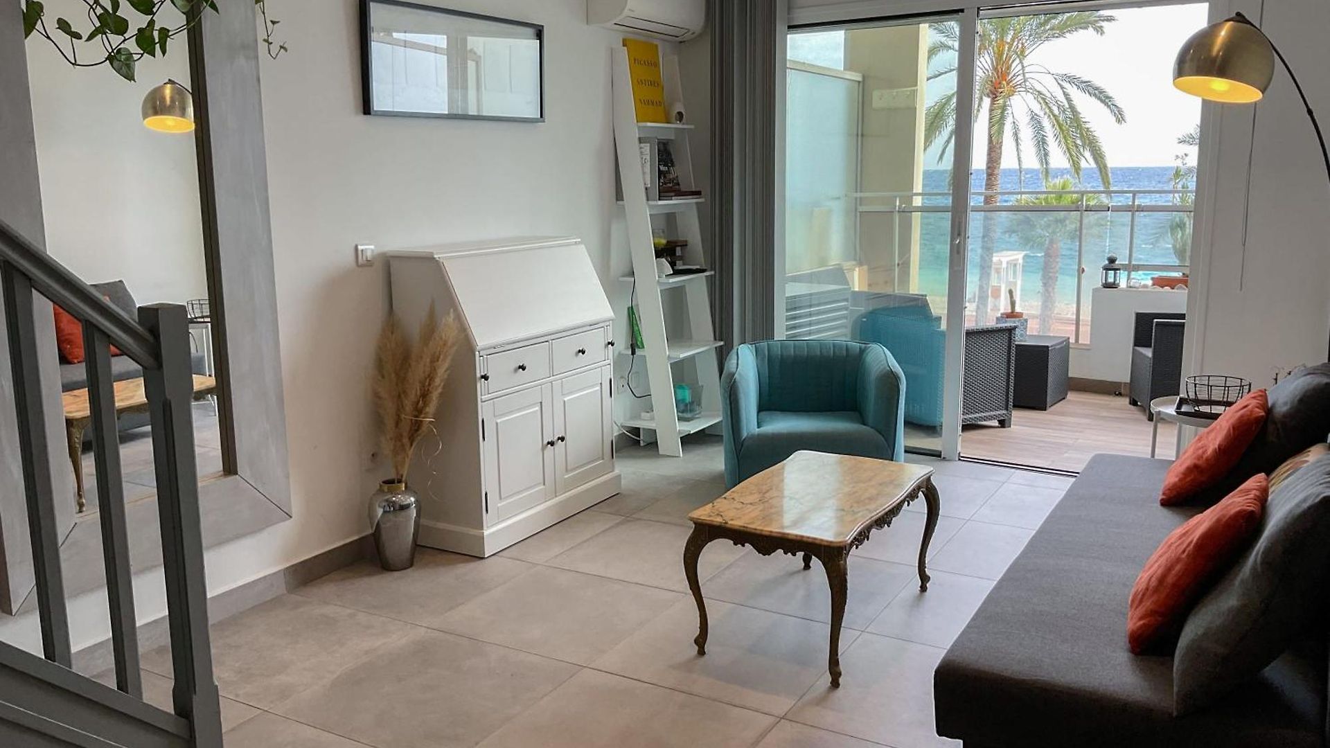 La Prom 2 - A Two Bedroom With A Sea View Apartment