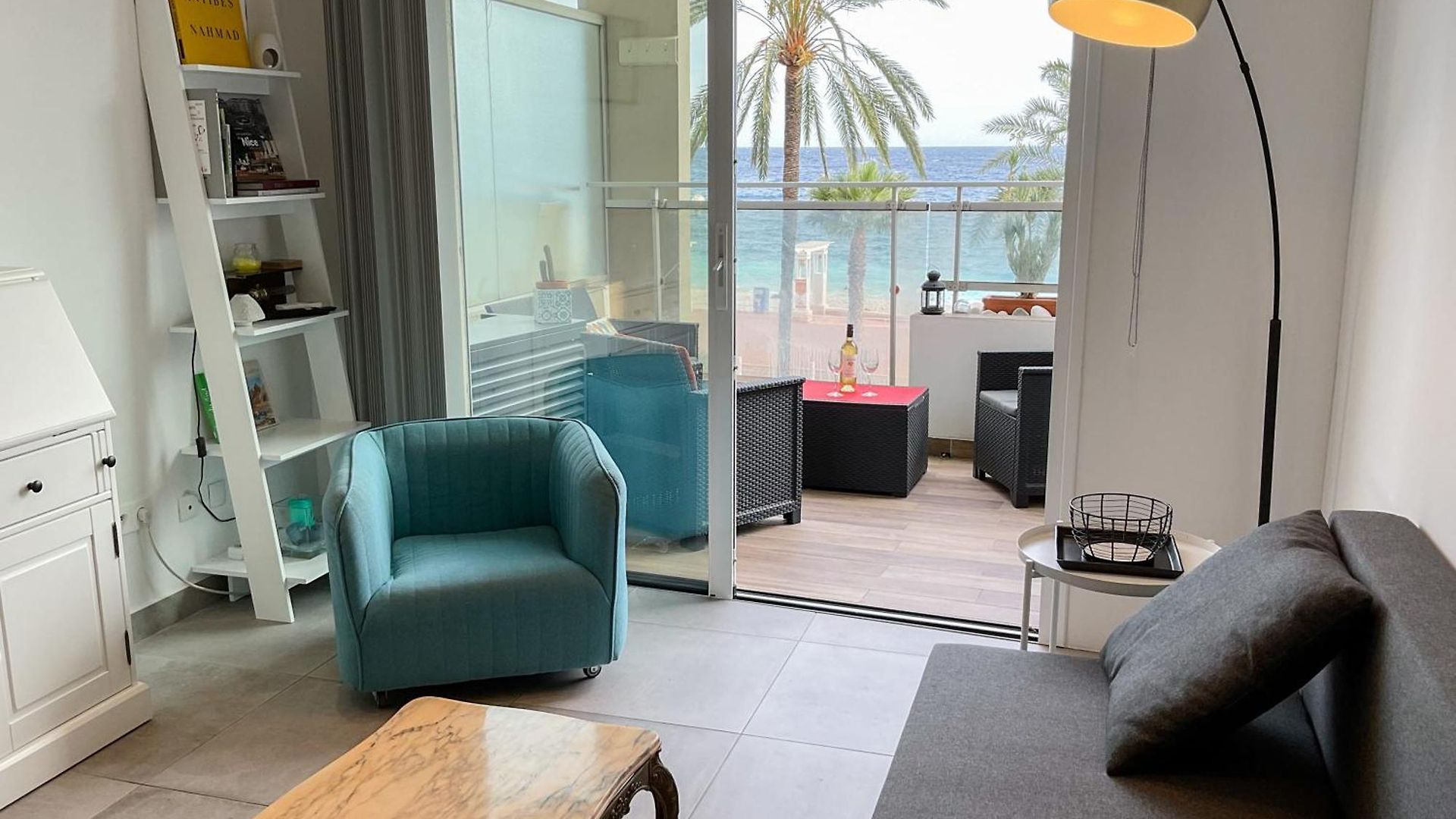 Apartment La Prom 2 - A Two Bedroom With A Sea View Nice