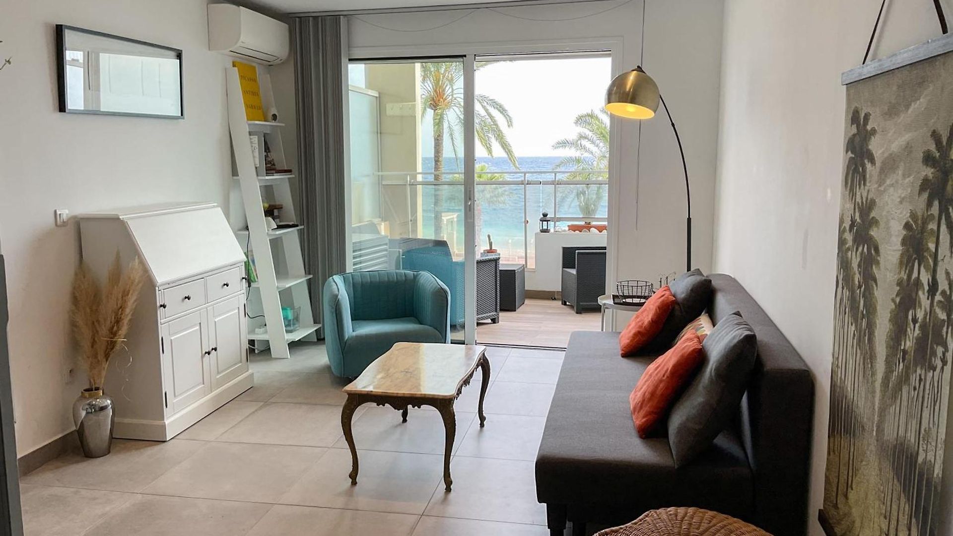 La Prom 2 - A Two Bedroom With A Sea View *