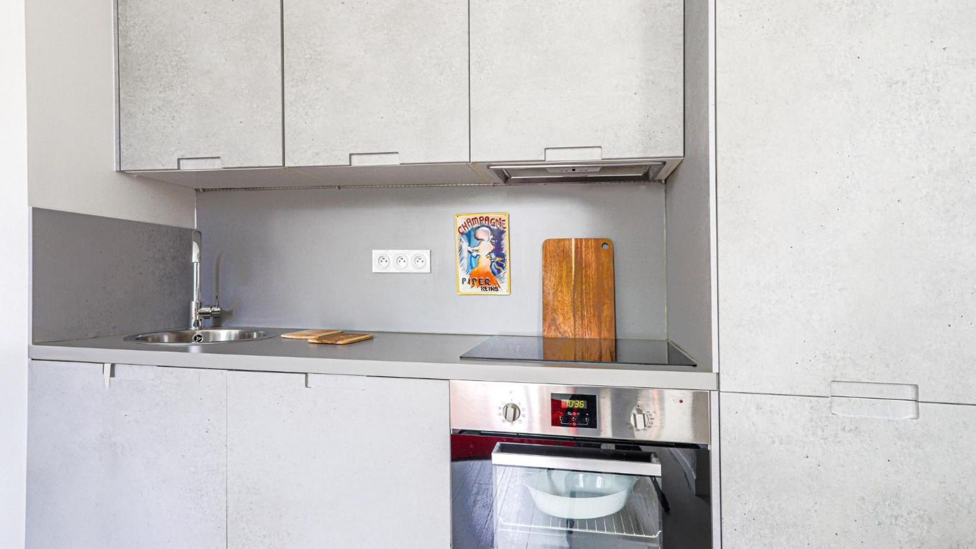 Le Palais Du Vieux Port By Interhome Apartment Nice