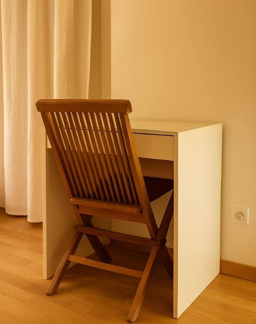 Appartement Rénové Et Cosy, Vieux Nice, Place Iconique