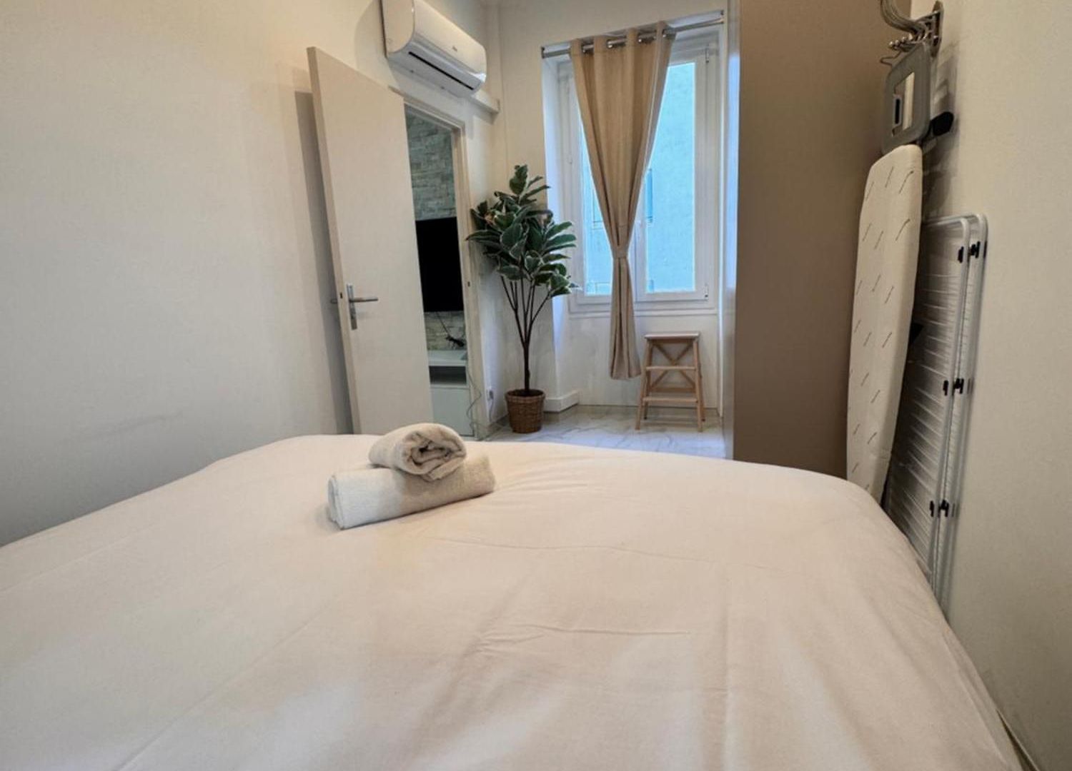 Bright, & Stylish 3 Min Walk To The Sea * Nice