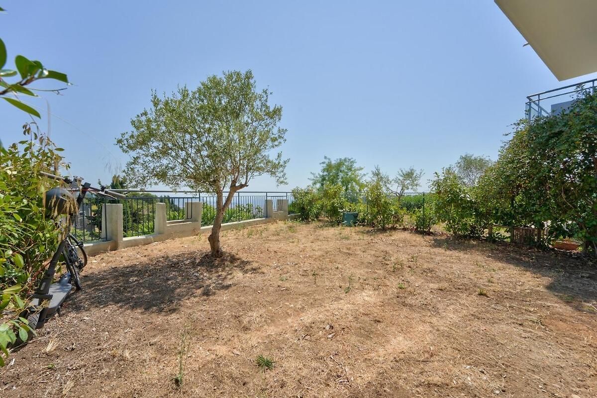 Lovely 1br With Garden, Private Parking & Sea View Apartment *