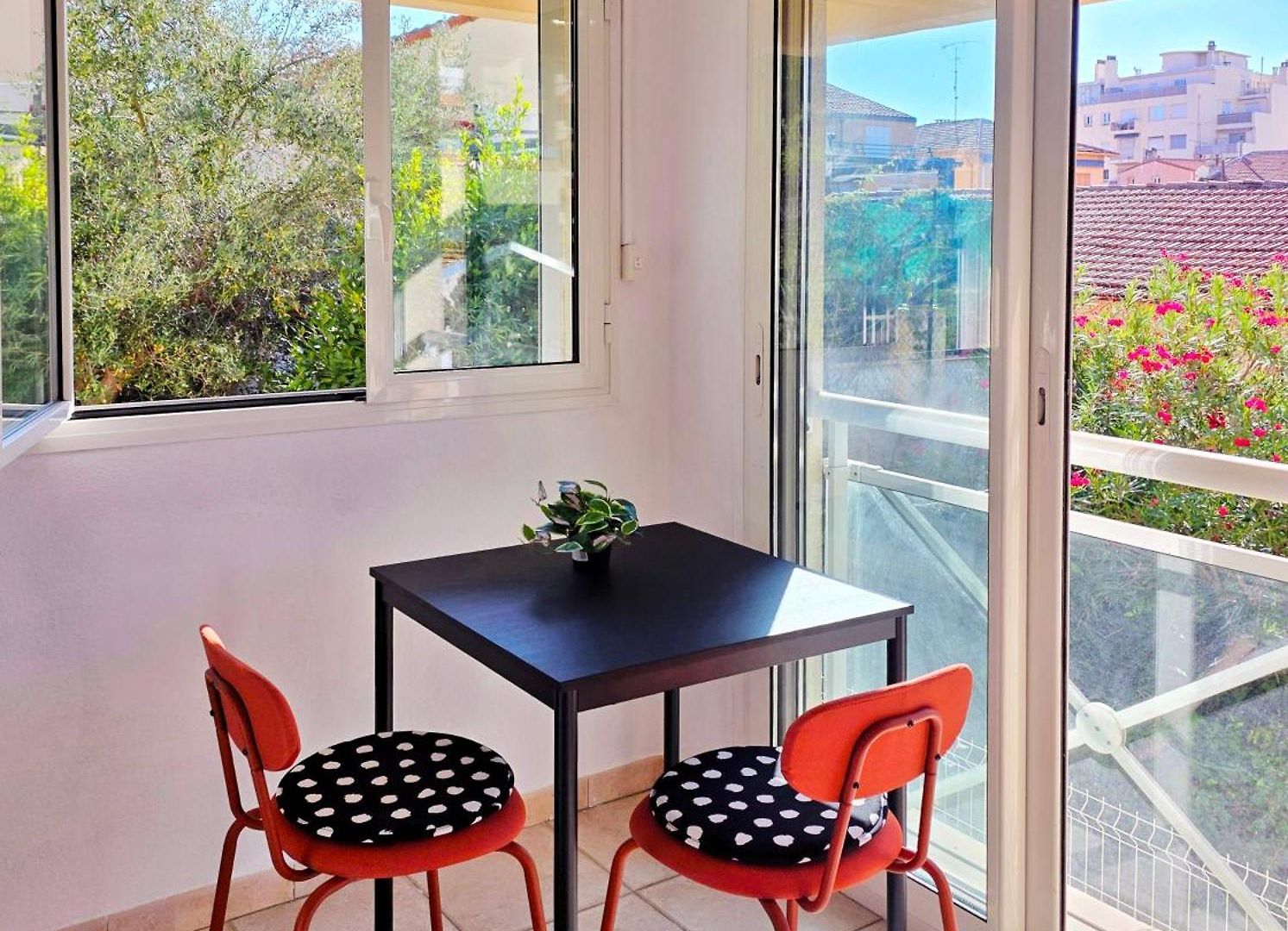 Apartment Near Tramway, & Airport - Air Conditioning & Free Wifi *