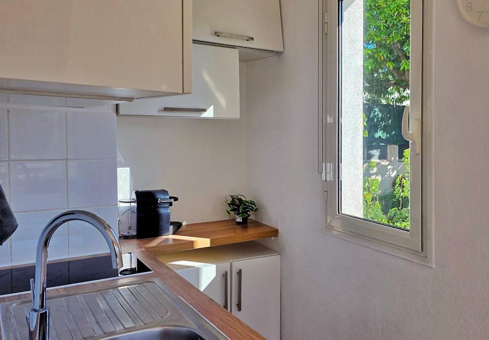 Near Tramway, & Airport - Air Conditioning & Free Wifi Apartment
