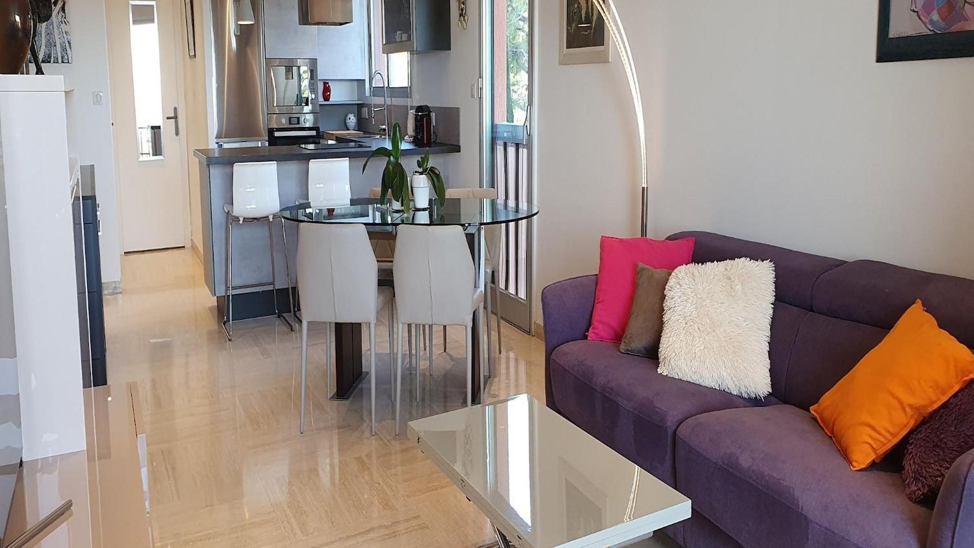 In With Sea Views * Nice