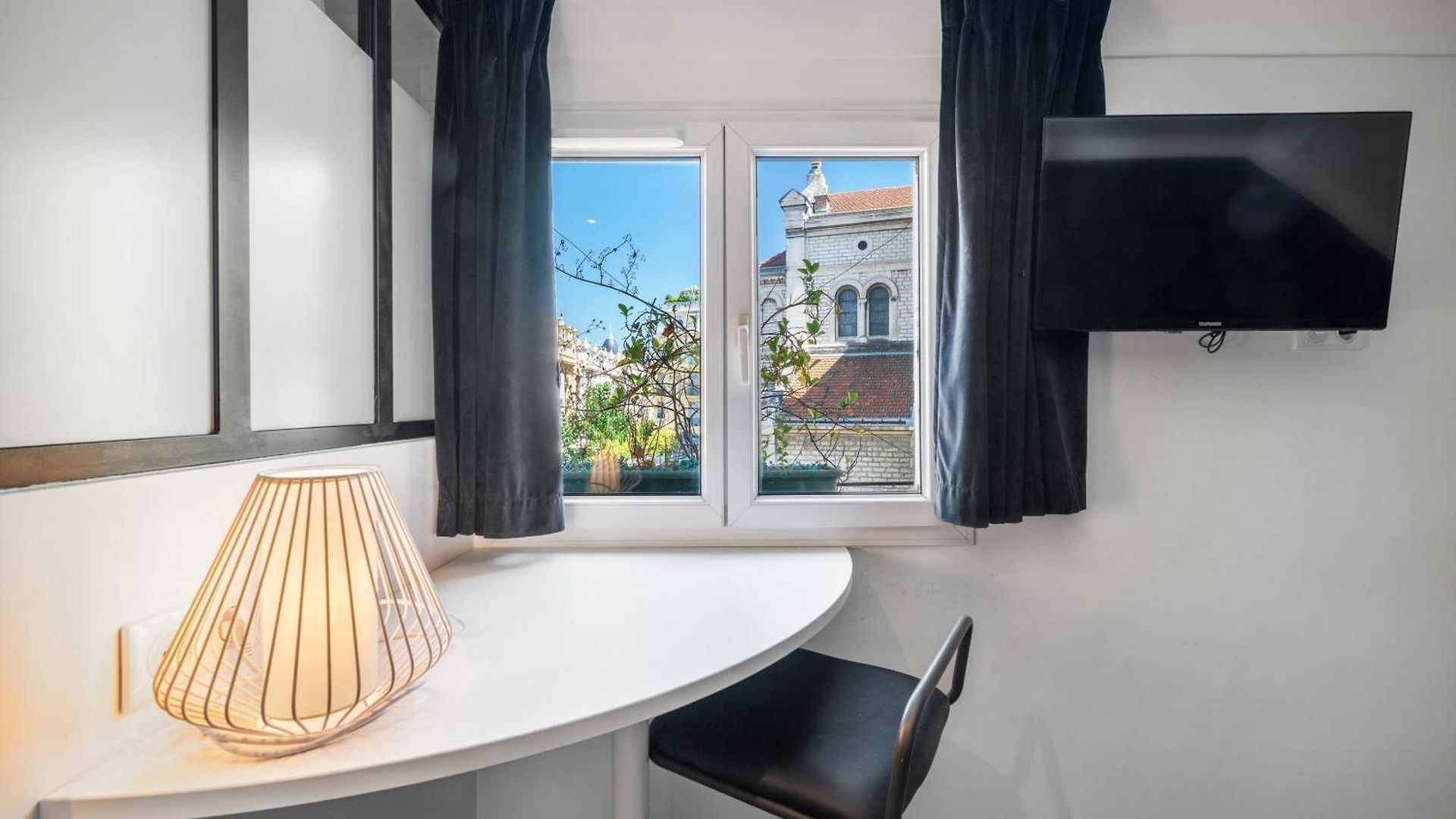 Arome Hotel 3*