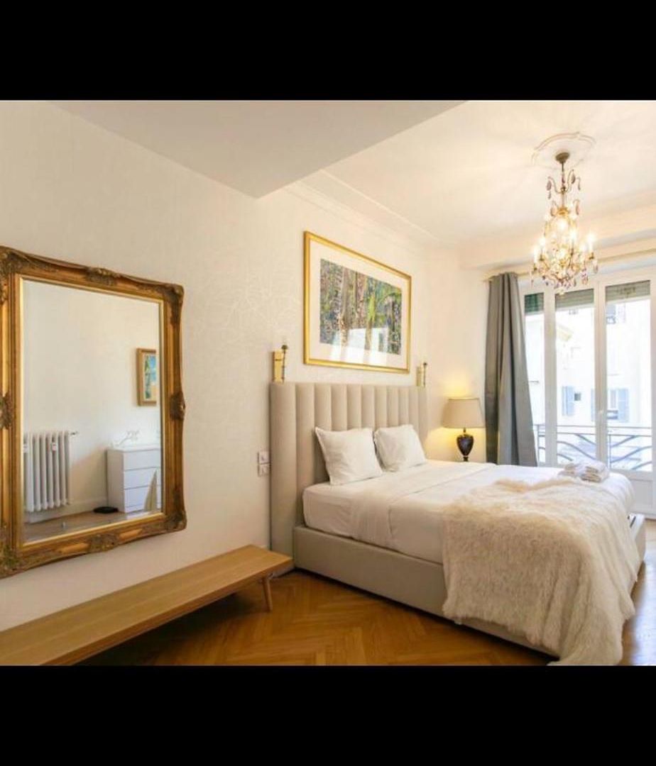 Le Grand Bourgeois A *