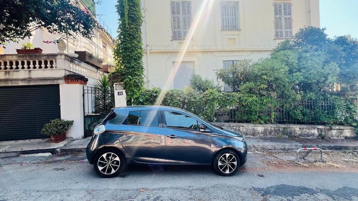 Sublime 2 Bedroom Spacious And Bright Ac Private Parking Apartment *