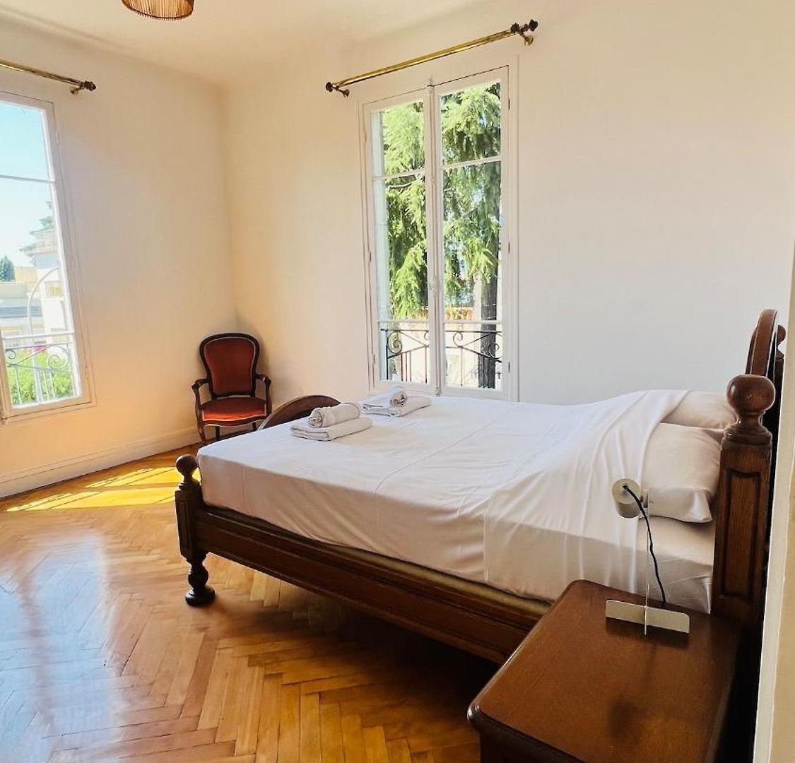 Sublime 2 Bedroom Spacious And Bright Ac Private Parking * Nice