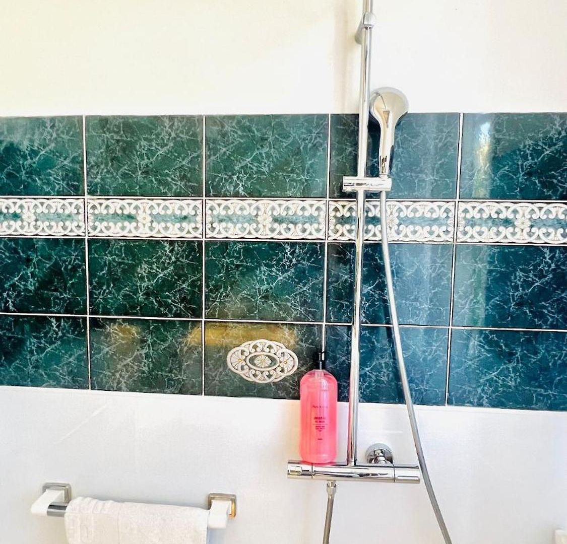 Sublime 2 Bedroom Spacious And Bright Ac Private Parking *