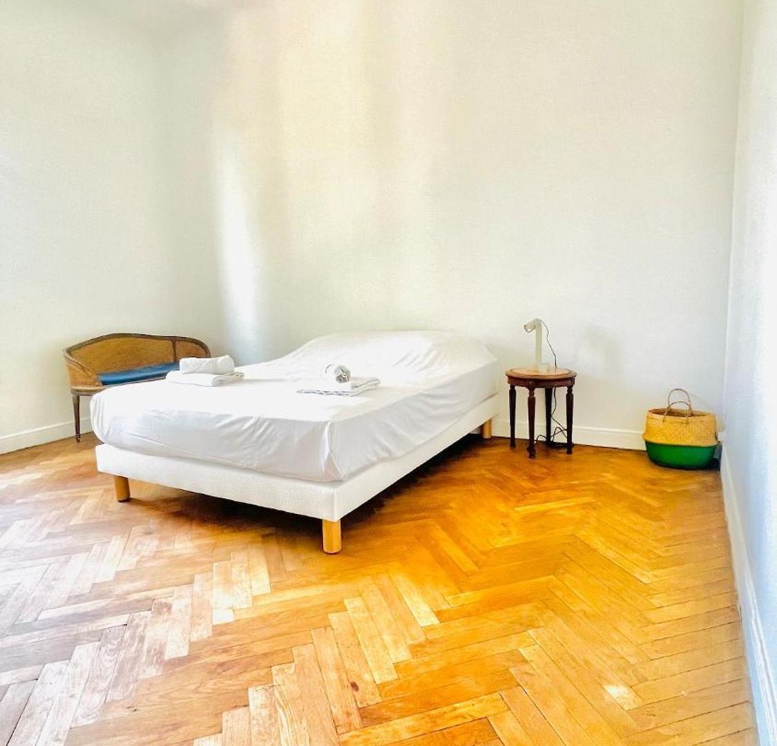 Sublime 2 Bedroom Spacious And Bright Ac Private Parking Nice