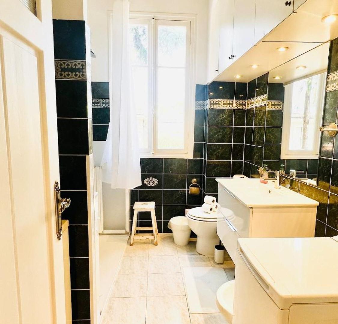 Sublime 2 Bedroom Spacious And Bright Ac Private Parking Nice