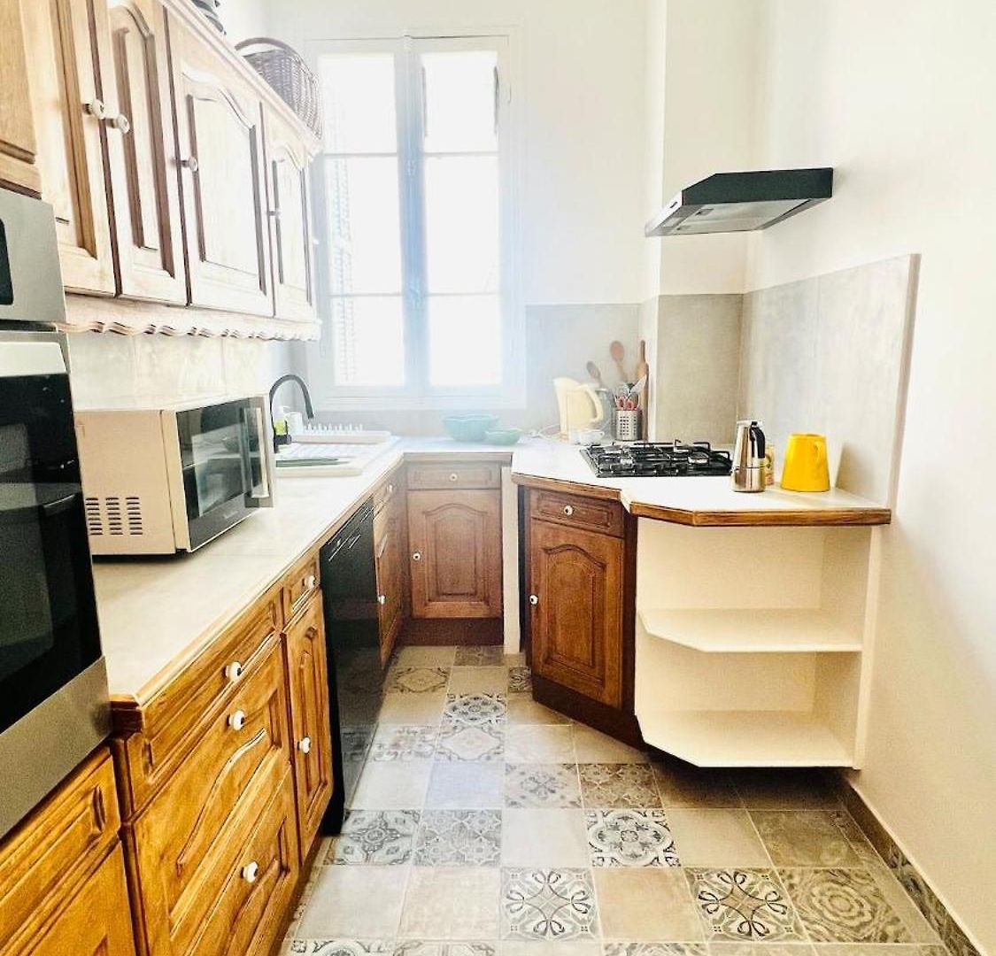 Apartment Sublime 2 Bedroom Spacious And Bright Ac Private Parking