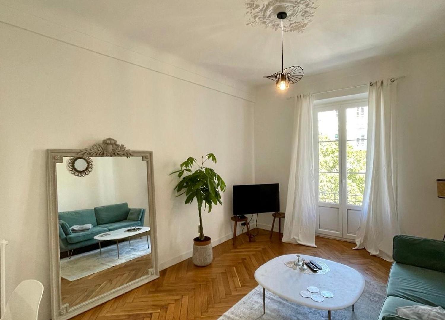 Appartement Niçois Au Coeur Du Triangle D'or