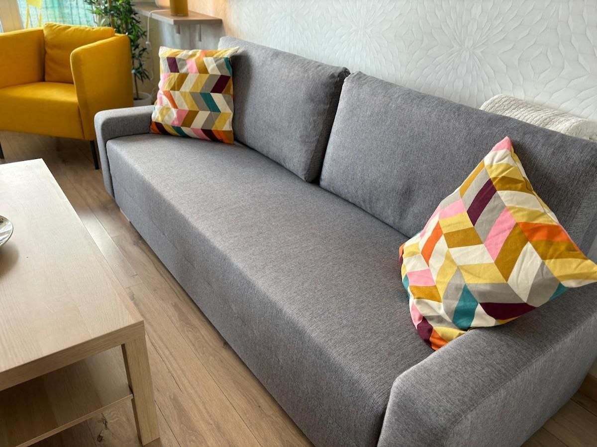 Bel Spacieux Avec Joli Balcon Arboré, Calme, Bien Situé, Centre