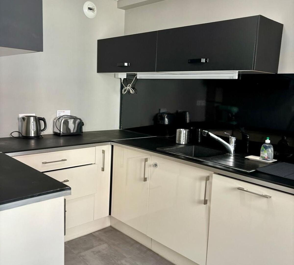 Appartement Bel Spacieux Avec Joli Balcon Arboré, Calme, Bien Situé, Centre