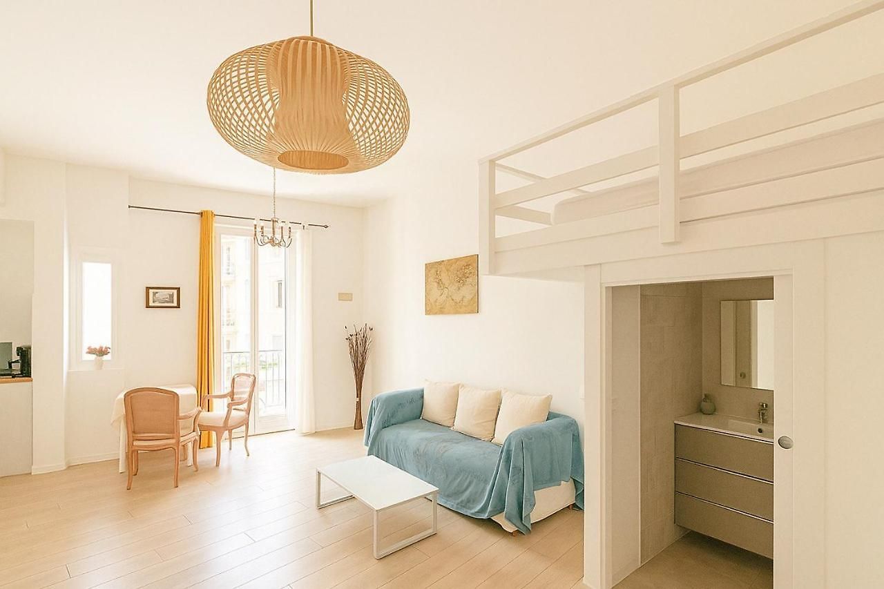 Deluxe Charmant, En Plein Centre Ville, Centre Appartement