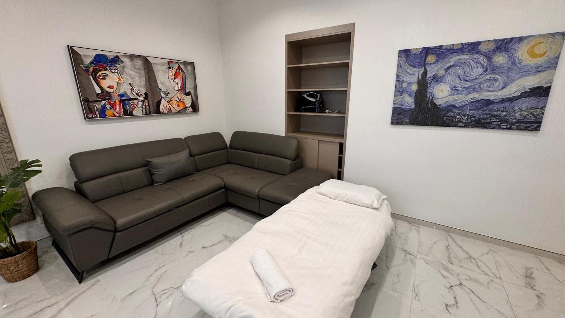 Appartement Bright, & Stylish 3 Min Walk To The Sea
