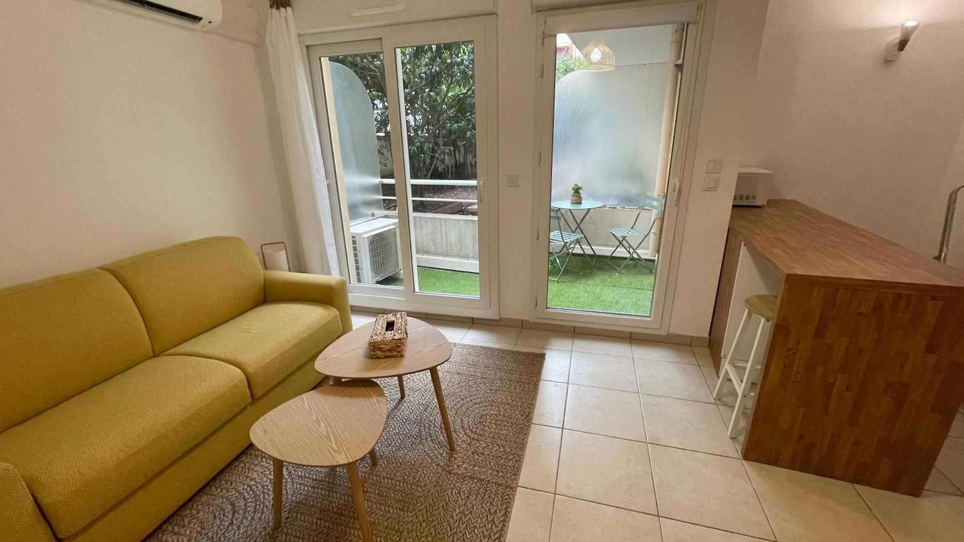 Appartement Joli Climatisé Avec Terrasse Au Calme