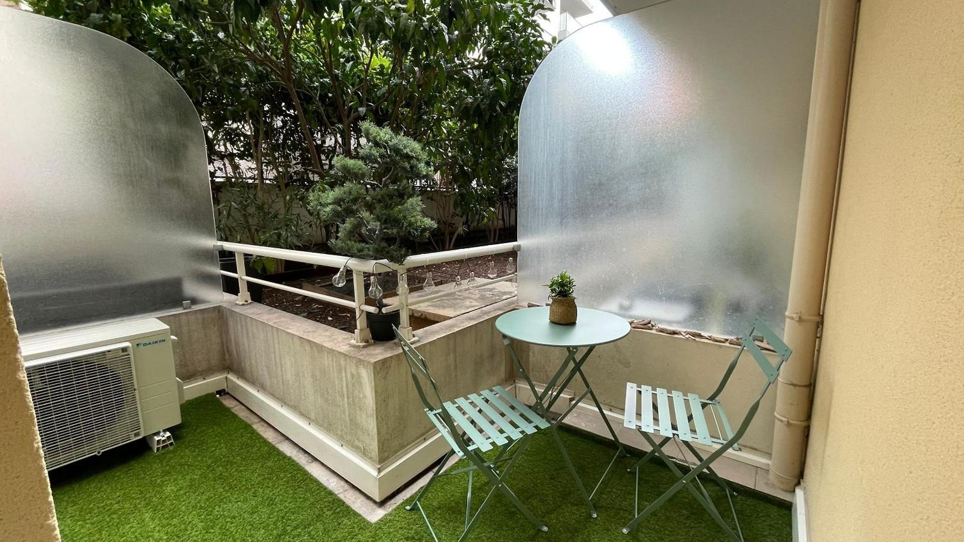 Joli Climatisé Avec Terrasse Au Calme