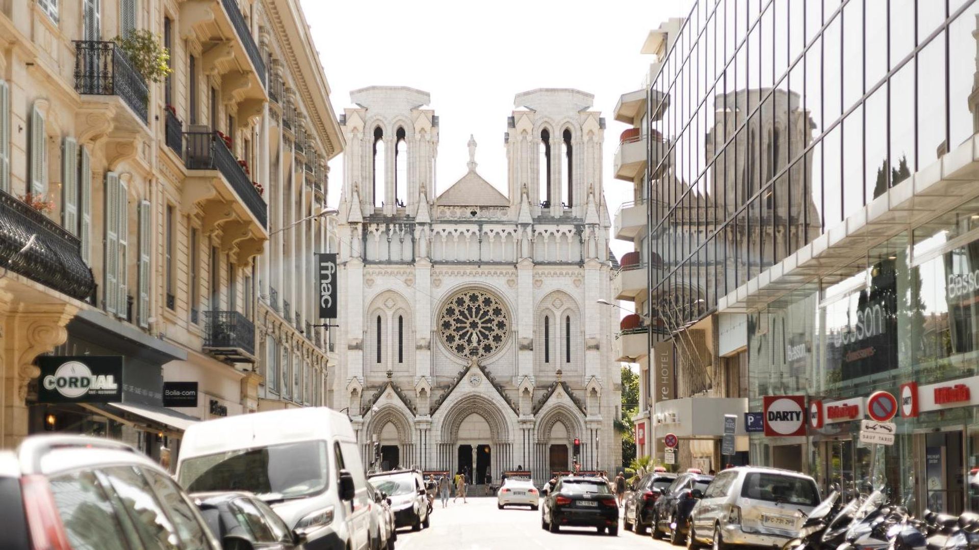 Notre Dame - Self Check-in Hotel