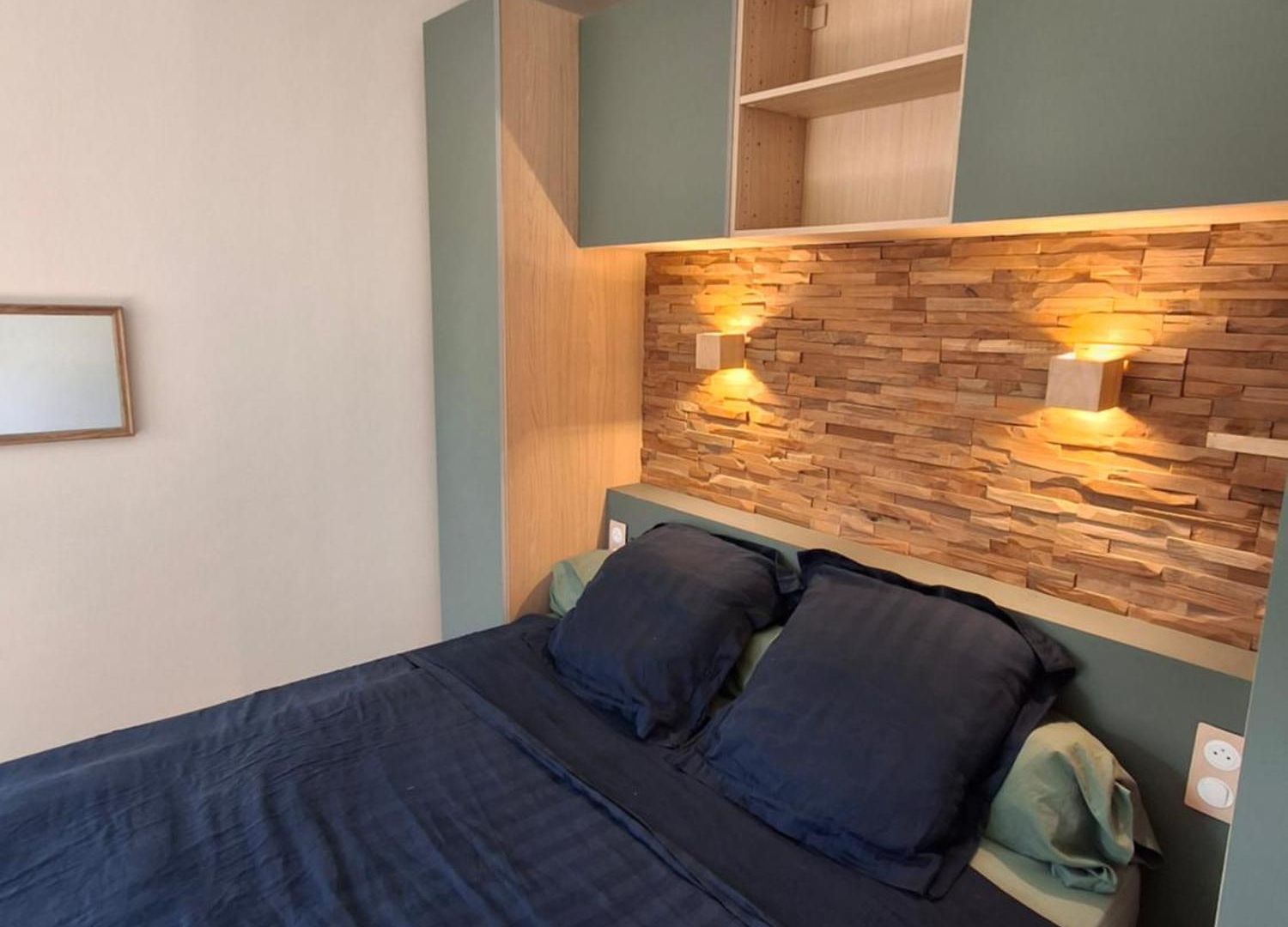Lovely With Private Garden And A Swimming-pool Apartment *